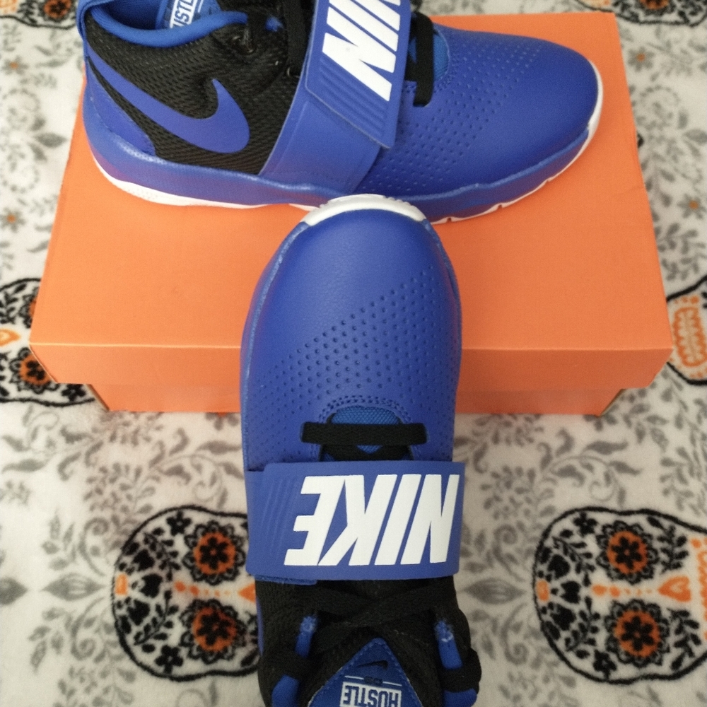 NWT Nike sneakers size 5Y